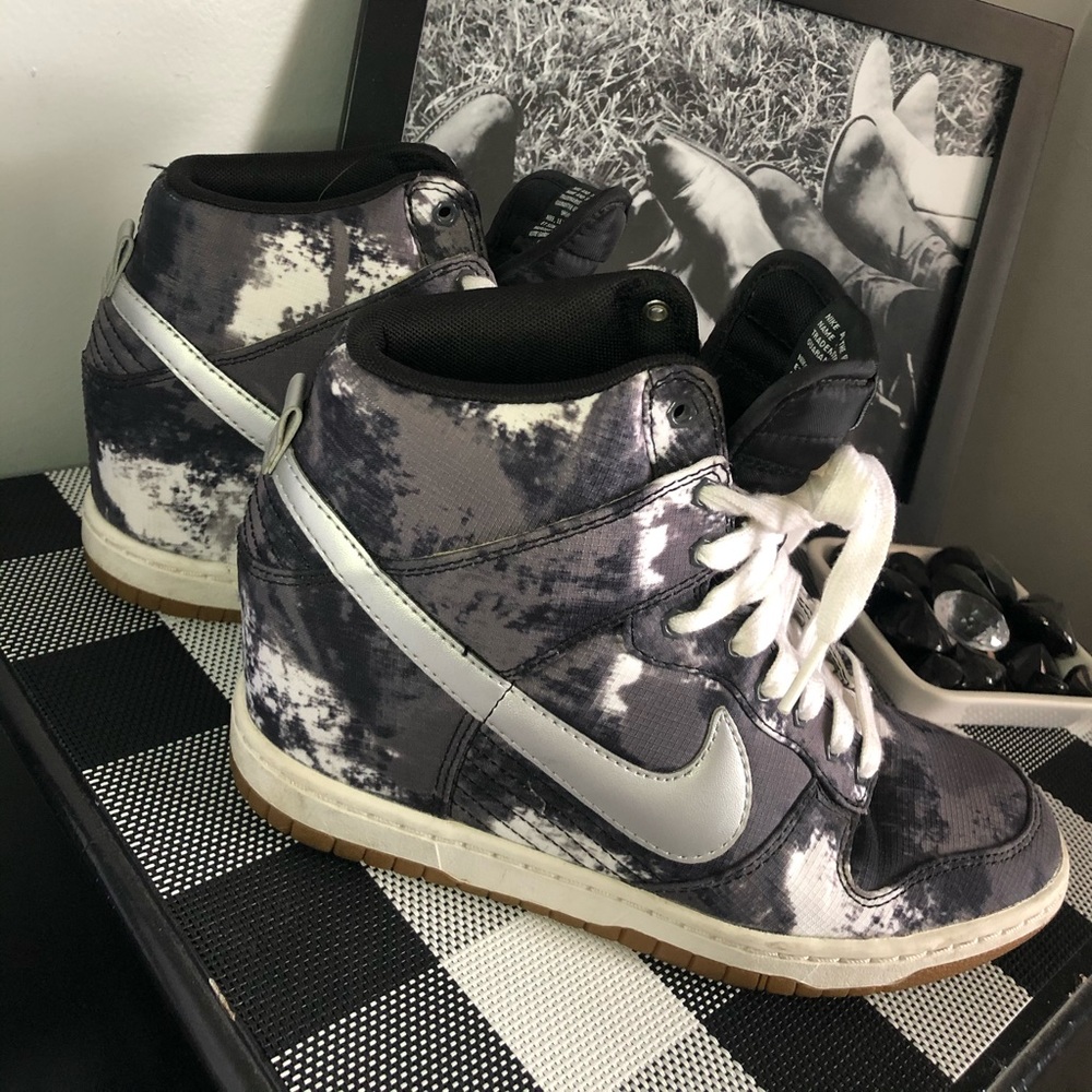 Nike Wedge Sneaker